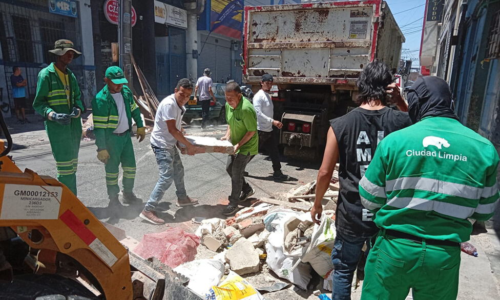 Ciudad Limpia activa equipos operativos especiales para atender zonas afectadas por terremoto en Cali-3